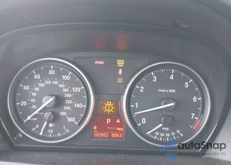 2015 BMW X1 xDrive28I z USA, uszkodzony, nr VIN WBAVL1C51FVY37214